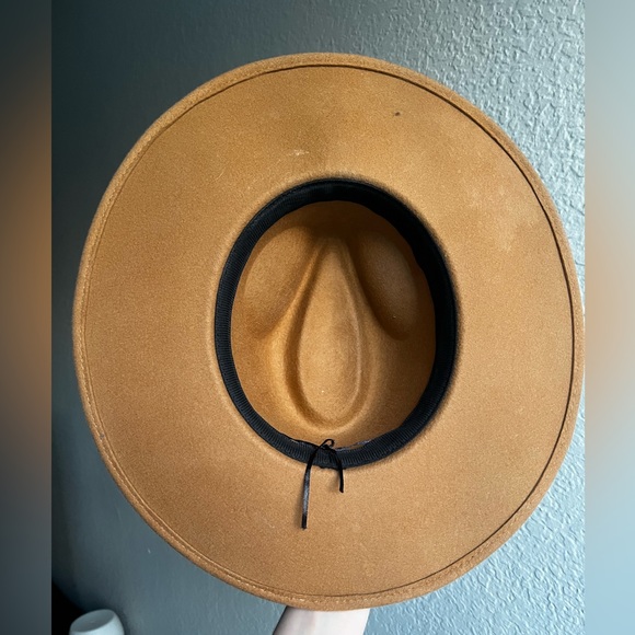 Wide-brim Hat in Camel π - Picture 6 of 9